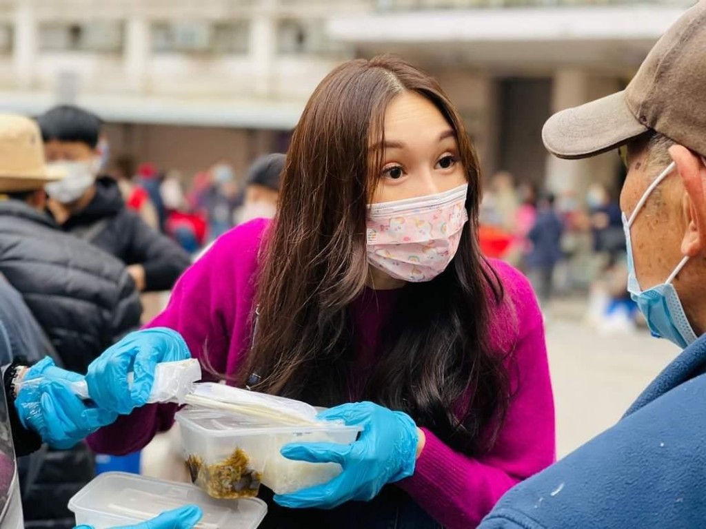 Karene諗通晒，疫情下都有去做義工幫人。